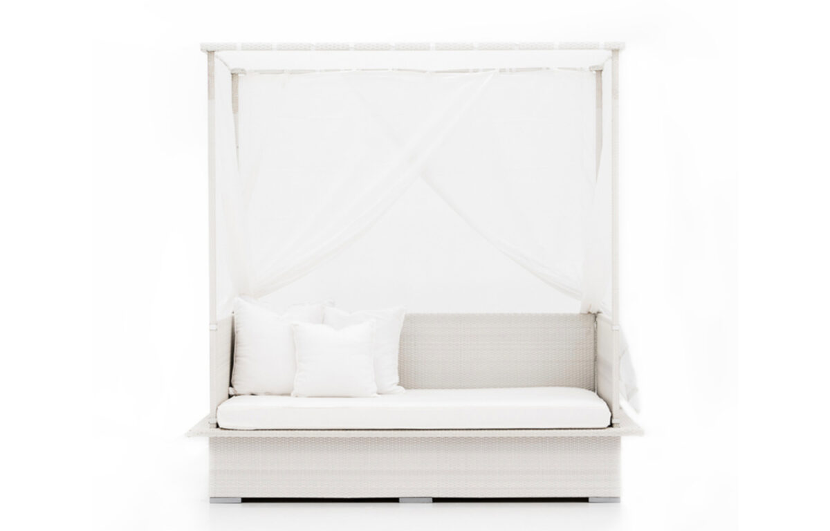 LUXURY-CANOPIES_CANOPY-DAYBED-WITH-DRAPES_JUN20